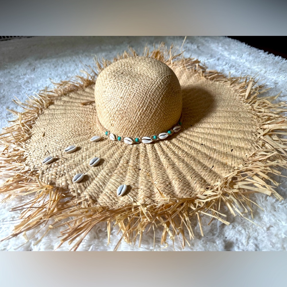 Tirabasso Natural Straw Sun Hat w Shell and turquoise beaded accents. NWOT